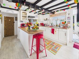 Kitchen- click for photo gallery